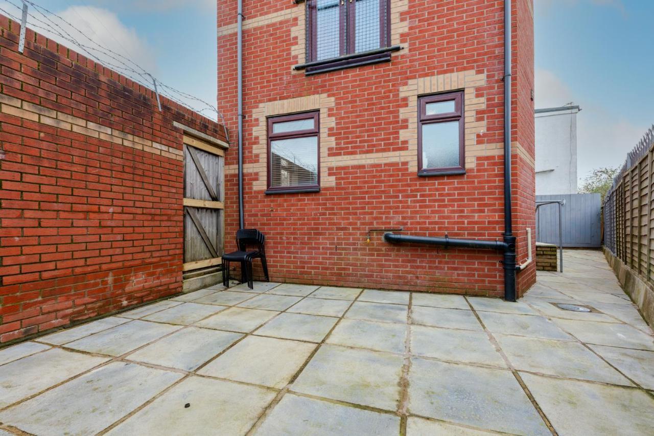 Stayright- 2 Bedroom House, Centrally Located & Close Walk To City Centre Cardiff Eksteriør billede